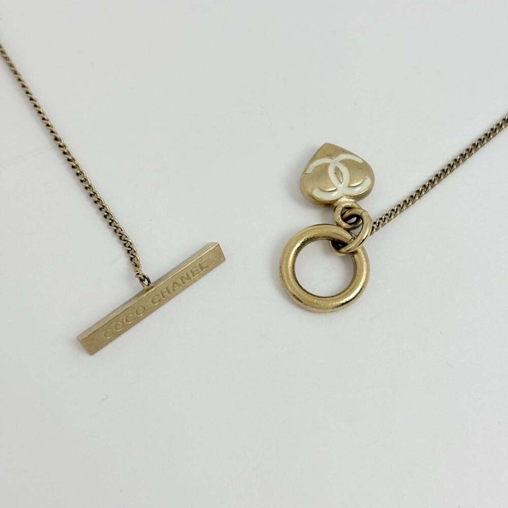 CHANEL Authentic Gold Heart Necklace - Picture 3 of 5